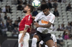 Gil durante jogo contra o Internacional, na Arena Corinthians, pelo Brasileiro