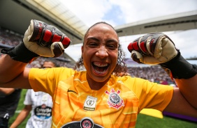 Lelê comemorando o título do Campeonato Paulista Feminino