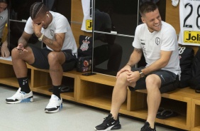 Urso e Ramiro no vestirio da Arena Corinthians antes do jogo contra o Internacional