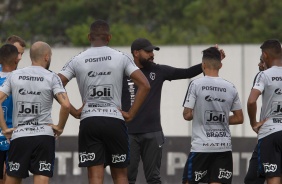 Dyego Coelho comandou o treino desta tera-feira no CT Joaquim Grava