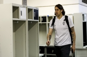 Goleiro Cássio no vestiário do estádio Nilton Santos, para duelo contra o Botafogo