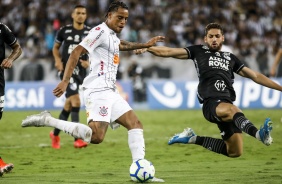 Gustagol durante partida contra o Botafogo, no estádio Nilton Santos