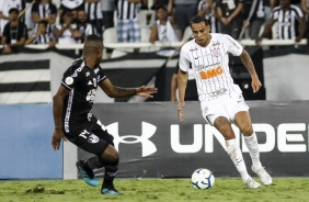 Gustavo durante partida contra o Botafogo, no estádio Nilton Santos