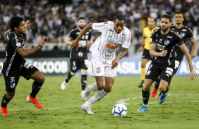Gustavo durante partida contra o Botafogo, no estádio Nilton Santos