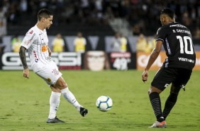 Lateral Fagner durante partida contra o Botafogo, no estdio Nilton Santos