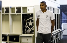 Marllon no vestiário do estádio Nilton Santos, para duelo contra o Botafogo