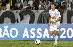 Mateus Vital durante partida contra o Botafogo, no estádio Nilton Santos