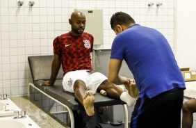 Vagner Love no vestiário do estádio Nilton Santos, para duelo contra o Botafogo