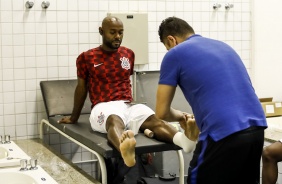 Vagner Love no vestirio do estdio Nilton Santos, para duelo contra o Botafogo