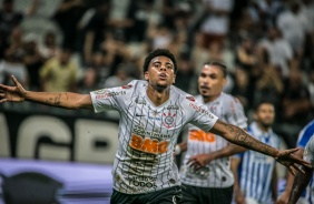 Atacante Gustavo marcou um dos gols do Corinthians contra o Avaí
