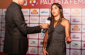 Millene durante cerimnia de Premiao do Campeonato Paulista Feminino