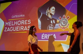 Zagueira Érika durante cerimônia de Premiação do Campeonato Paulista Feminino