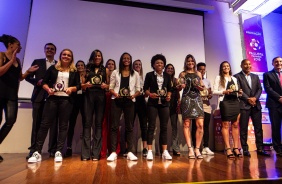 Timo Feminino durante cerimnia de Premiao do Campeonato Paulista Feminino