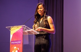 Victria durante cerimnia de Premiao do Campeonato Paulista Feminino