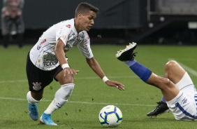 Menino Pedrinho na vitória sobre o Avaí, na Arena Corinthians, pelo Brasileirão