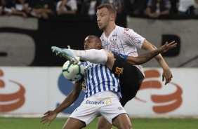 Carlos Augusto na vitória sobre o Avaí, na Arena Corinthians, pelo Brasileirão