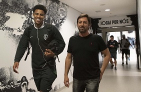 Gustavo e Duílio chegam à Arena Corinthians para duelo contra o Avaí, pelo Brasileirão