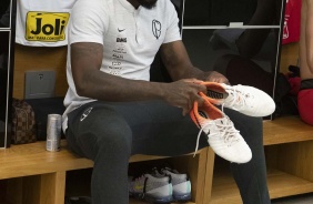 Manoel no vestiário da Arena Corinthians para duelo contra o Avaí