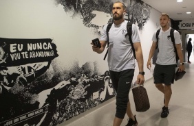 Walter e Carlos chegam  Arena Corinthians para duelo contra o Ava, pelo Brasileiro