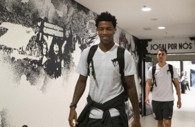 Gil chega  Arena Corinthians para duelo contra o Ava, pelo Brasileiro