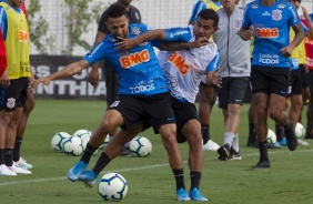 Carlos, Boselli e companheiros no treinamento do Corinthians desta sexta-feira, no CT Joaquim Grava