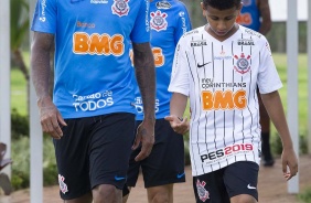 Gil no treinamento do Corinthians desta sexta-feira, no CT Joaquim Grava