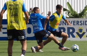 Janderson e Vital no treinamento do Corinthians desta sexta-feira, no CT Joaquim Grava