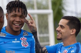 Matheus Jesus e Fagner no treinamento do Corinthians desta sexta-feira, no CT Joaquim Grava