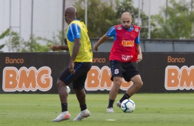 Régis no treinamento do Corinthians desta sexta-feira, no CT Joaquim Grava