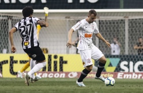 Carlos Augusto durante jogo com o Atlético-MG, pelo Campeonato Brasileiro