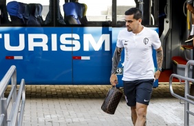 Fagner chega ao estádio Independência para jogo contra o Atlético Mineiro