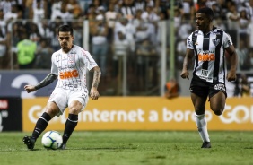Fagner durante jogo com o Atlético-MG, pelo Campeonato Brasileiro