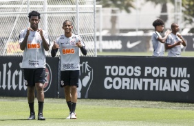 Gil e Fessin no último treinamento do Corinthians antes do jogo contra o Atlético Mineiro