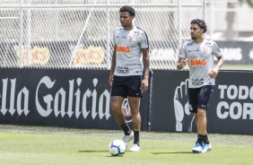 Gustavo e Gabriel no último treinamento do Corinthians antes do jogo contra o Atlético Mineiro