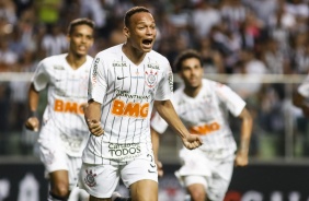 Janderson comemora seu gol contra o Atlético Mineiro, pelo Campeonato Brasileiro