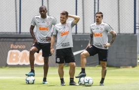 Marllon, Ramiro e Fagner no último treinamento do Corinthians antes do jogo contra o Atlético