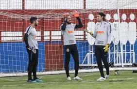 Goleiros do Timão no último treino do Corinthians antes do jogo contra o Ceará, em Fortaleza
