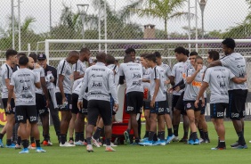 Elenco do Corinthians voltam aos treinos para ltimo compromisso do Timo no ano