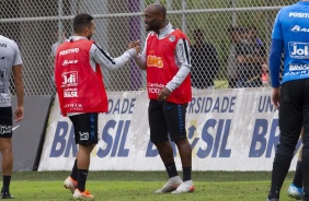 Love voltam aos treinos para último compromisso do Timão no ano