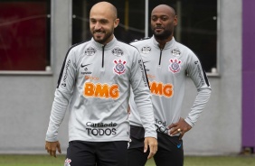Régis e Love voltam aos treinos para último compromisso do Timão no ano