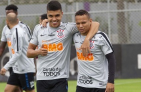 Roni e Janderson voltam aos treinos para último compromisso do Timão no ano