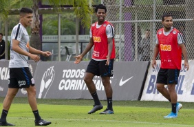 Roni, Gil e Sornoza voltam aos treinos para último compromisso do Timão no ano
