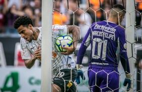 Gustavo entrou  na vaga de Boselli e marcou para o Corinthians, contra o Fluminense