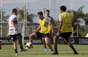 Avelar e Vital no treino de reapresentao do elenco do Corinthians para temporada 2020
