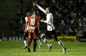 Vitinho comemorando seu gol contra o Fluminense-PI, pela Copinha 2020