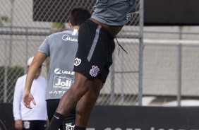 Zagueiro Gil no segundo treino do Corinthians nesta pr-temporada no CT Joaquim Grava