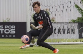 Arqueiro Ronald durante atividades do Corinthians nesta quinta-feira no CT Joaquim Grava