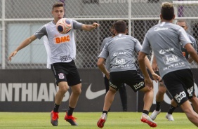 Lucas Piton durante atividades do Corinthians nesta quinta-feira no CT Joaquim Grava