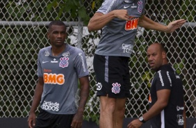 Marllon e Bruno Mndez durante o treinamento desta quarta-feira no CT Joaquim Grava