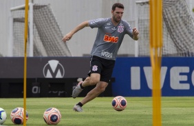 Mauro durante atividades do Corinthians nesta quinta-feira no CT Joaquim Grava